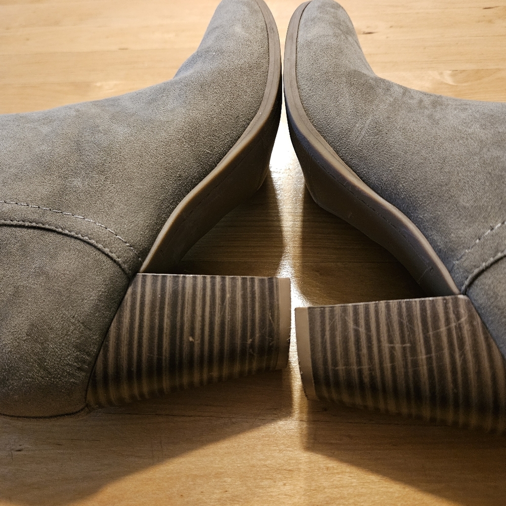 Old Navy Ankle Boots - Picture 8 of 11